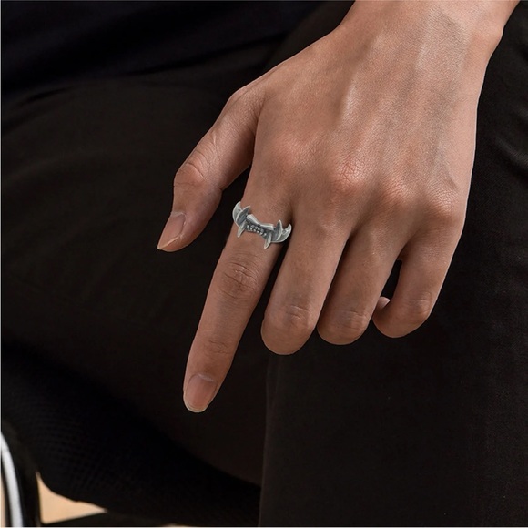 Ring - Picture 5 of 9